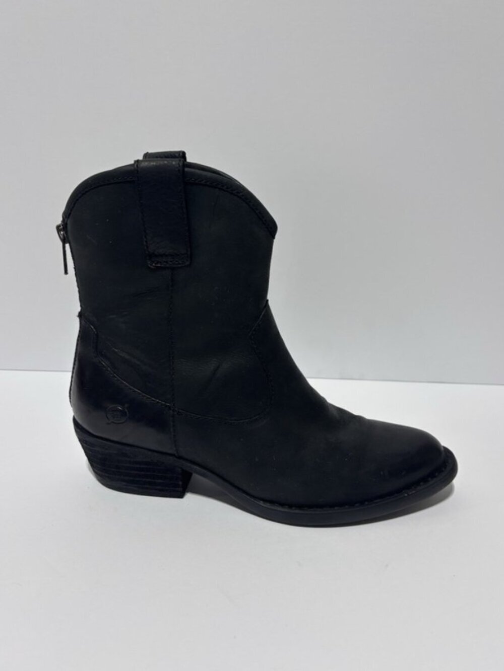 Born Women’s WYND Black Leather Boots, Size 6 M